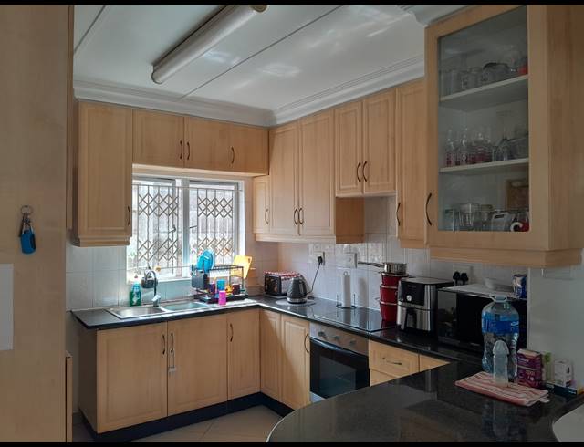 3 BEDROOM SIMPLEX FOR SALE IN BLUFF